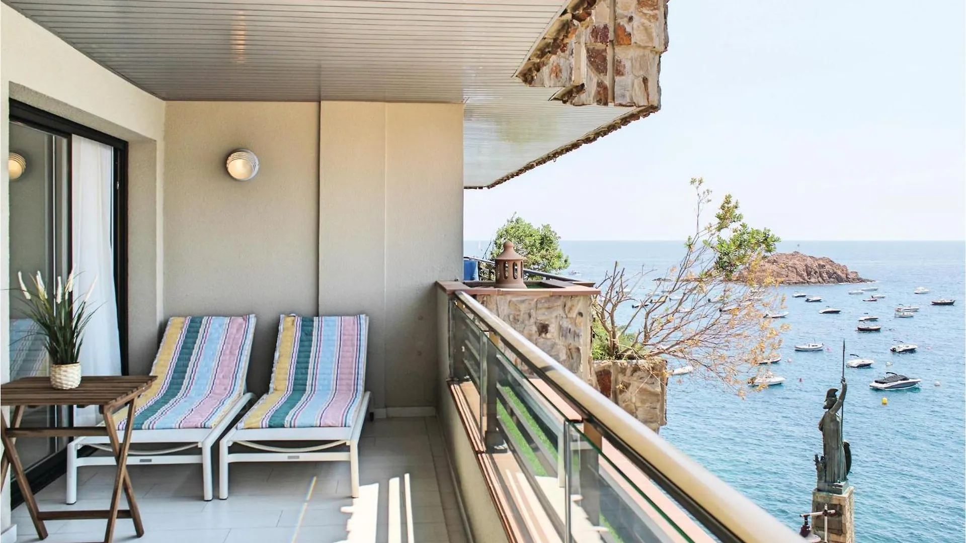 Amazing Apartment In Tossa De Mar With Kitchen